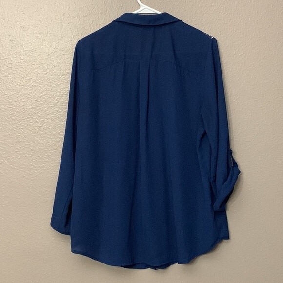 Alyx woman’s blue sheer button down 3/4 tab sleeve blue Large W/shoulder detail - Picture 11 of 12